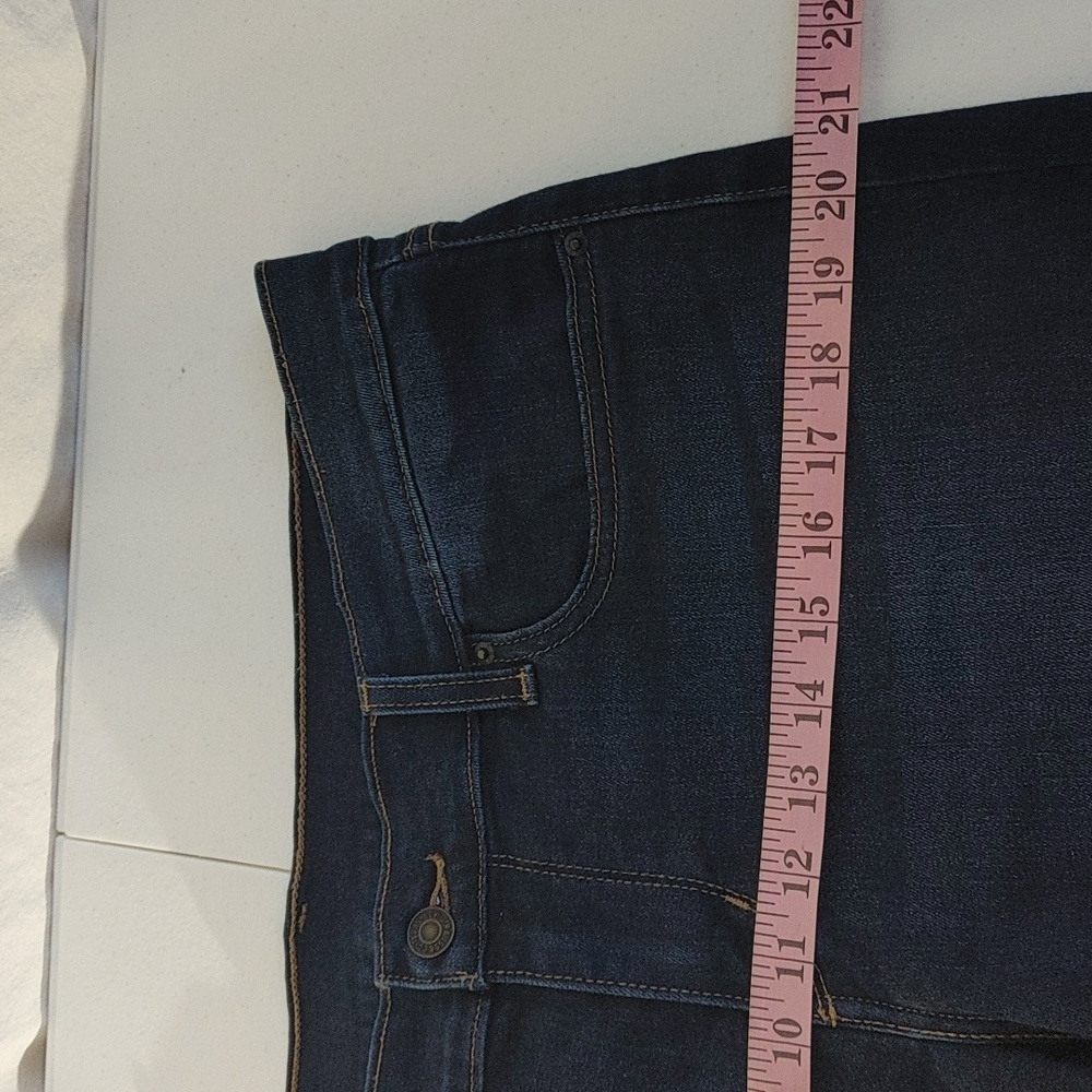 Levi's Cuffed Jean Shorts - Picture 7 of 10